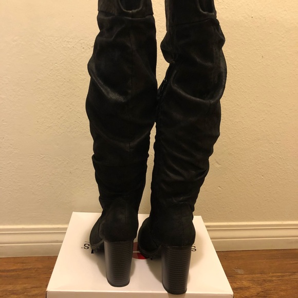 Boots - Picture 3 of 8